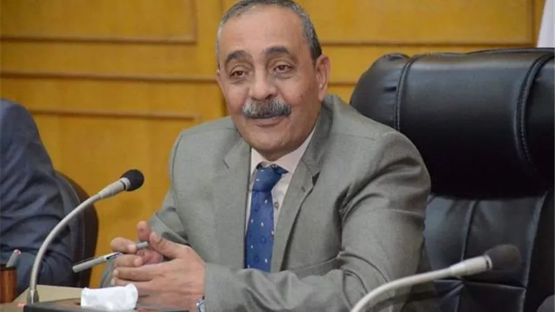 إستثناء عمال النظافة والرصف و التدخل السريع بالتحرك خلال فترة الحظرفي الإسماعيلية