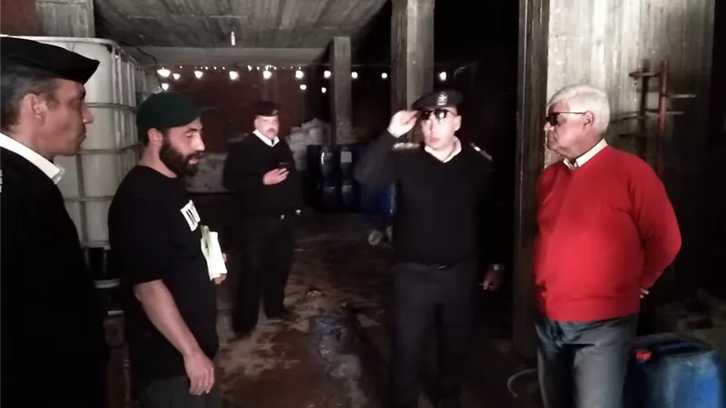 ضبط مصنع لبير السلم بالمعادى الجديدة يصنع مواد كيميائية غير صالحة