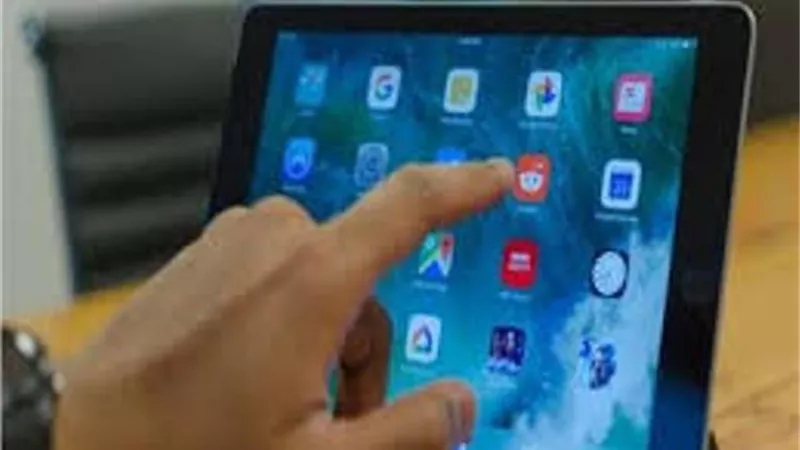 المصرية للاتصالات: تسليم شرائح التابلت للطلاب فى الادارات التعليمية غدا
