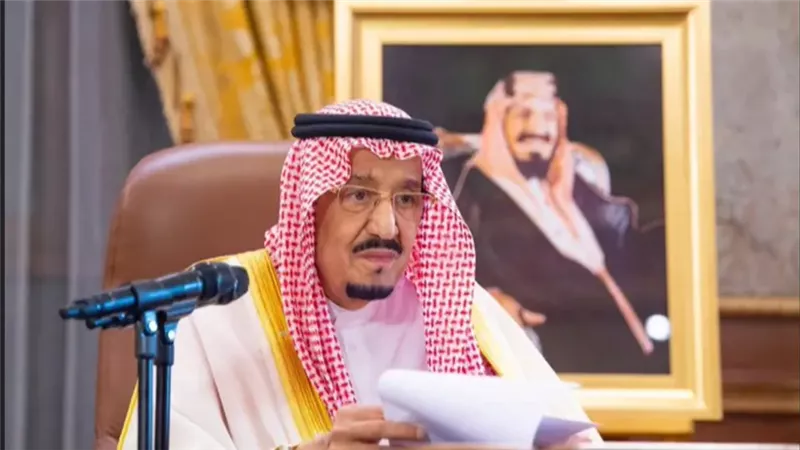 العاهل السعودي يصدر قرارا بشأن المقيمين المصابين بـفيروس كورونا