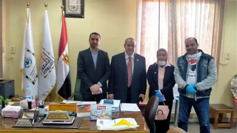 حماة الوطن باسيوط يمنح جهاز الكشاف الحرارى لمعهد جنوب مصر للأورام