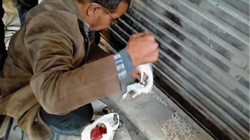 غلق 5 مقاهي مخالفة في مركز البداري بأسيوط...صور