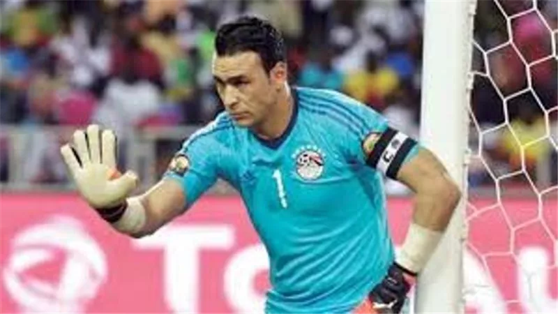 نجم الزمالك يشن هجوما ناريا على الحضرى