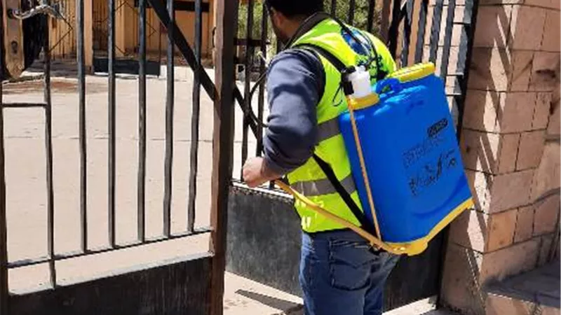 ١٥٠٠كمامة وجوانتى و٣٥٠٠ ملصقات توعية بالمنيا