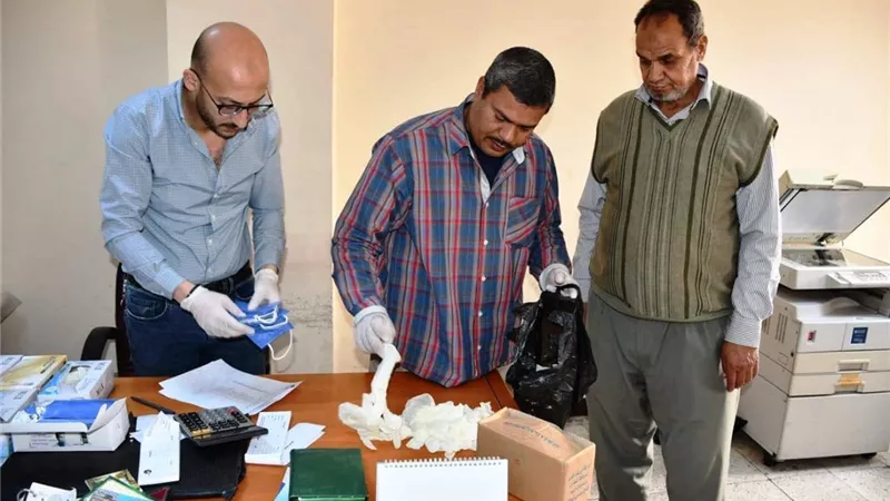 شركة مياه المنيا توزع وسائل وقاية لعمال الصرف الصحى