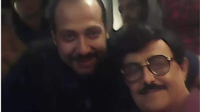محمد ثروت: سمير غانم غير تفكيرى وطموحاتى وسحرني برشاقة أدائه وخفة دمه