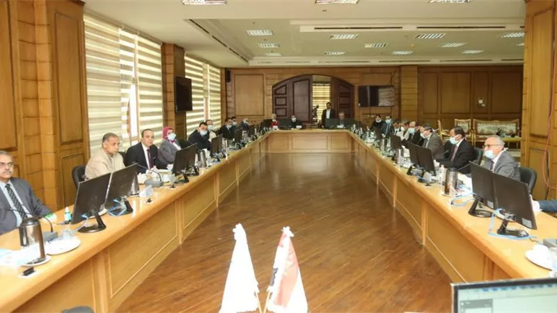 محافظ كفر الشيخ في إجتماع مجلس جامعة كفر الشيخ
