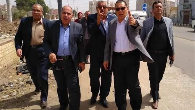 غراب يتابع أعمال رفع القمامة والمخلفات بمنطقة الجمباز وتطوير وتجميل مدخل شرويدة