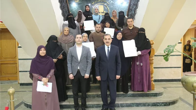 محافظ كفر الشيخ يكرم ٥ سيدات من الأمهات المثاليات