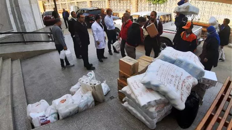 مجلس أمناء الشروق يدعم المستشفى العام بـ40ألف وحدة من المستلزمات لمكافحة كورونا بالصور