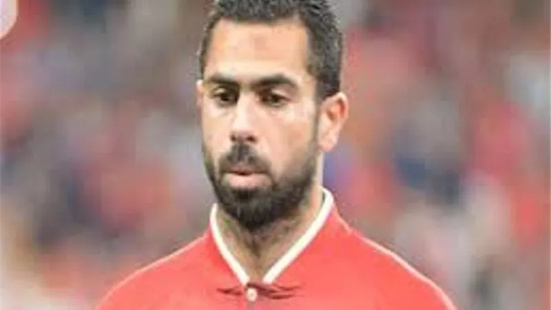 احمد فتحى يثير الجدل بالوان علم بيراميدز قبل ساعات من مهلة الاهلى