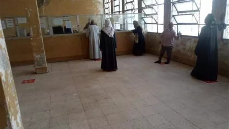 علامات ارشادية لأصحاب المعاشات في بريد ابو بكر الصديق بالبحيرة.صور