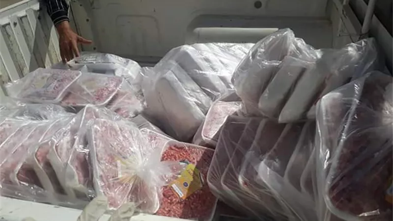 ضبط ٩٠ كيلو لحوم وكبدة فاسدة داخل سيارة قادمة من اسيوط بالوادى الجديد