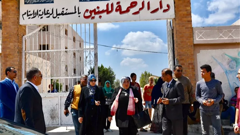 كلور ومطهرات هدية رئيس جامعة القناة لأيتام الاسماعيلية في عيدهم