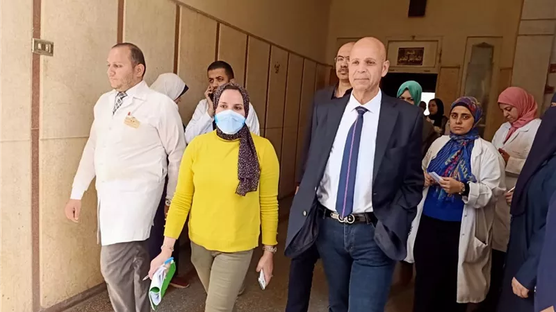 وزيرة الصحة تقوم بدعم الجيش الأبيض بمستشفيات الشرقية صور