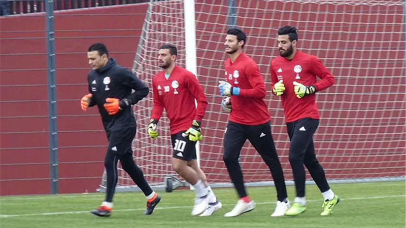 مفاجأة .. حارس منتخب مصر فى الأهلى بنصف الثمن