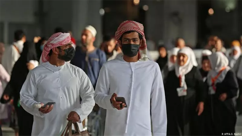 لمدة ٢٤ ساعة.. منع التجول فى مكة والمدينة بالسعودية للتصدى لكورونا