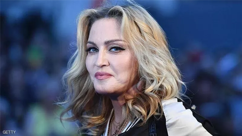 بسبب كورونا.. النجوم والمشاهير يثيرون غضب الشعب الأميركي