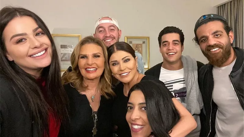 يسرا وصناع 