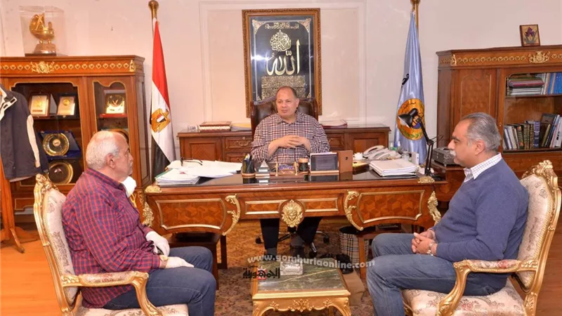 محافظ أسيوط يشدد على رفع مستوى النظافة واستمرار عمليات التطوير والتطهير بالأحياء