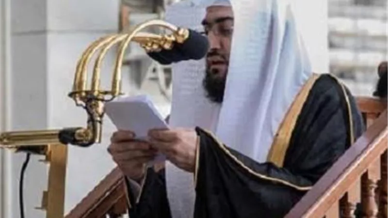خطيب الحرم المكي: اعتصموا بحبل الدُّعاء عند نزول البلاء