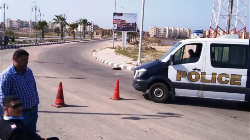 رئيس جهاز دمياط يغلق شواطئ المدينة بسبب كورونا بالتعاون مع الشرطة.. بالصور