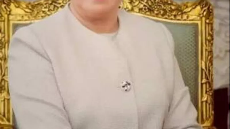 انتصار السيسي : في يوم اليتيم ادعو الله ان يحفظ بناتنا وابناءنا ومصرنا الغالية العزيزة