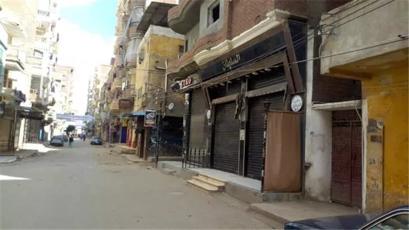 محافظ كفرالشيخ يتابع قرار غلق المحال في اليوم العاشر للحظر.صور