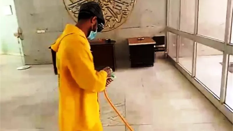 حزب مستقبل بقنا يقوم بتطهير وتعقيم مبني ديوان عام المحافظة بالصور