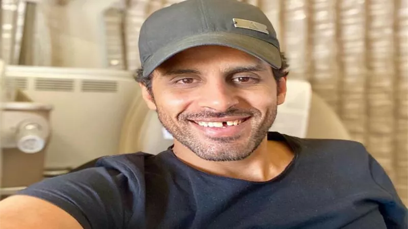 حمدي الميرغني عامل نظافة ببرومو 