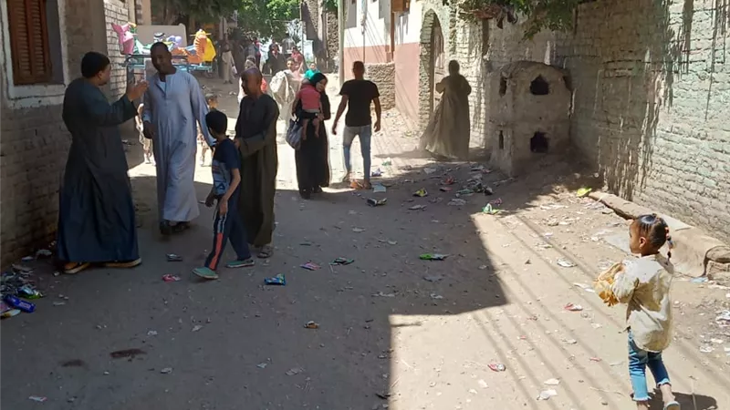 فض سوق قرية الروافعة الأسبوعى بالبياضية جنوب الأقصر
