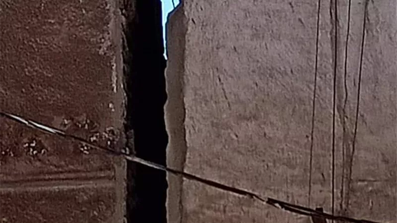 محافظ الاسكندرية منزلنا ينهار فوق رأس ابنائي