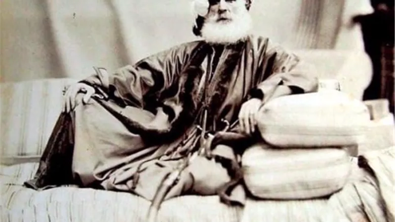شاهد.. صورة نادرة جدا للمصور الفرنسي اميل بيشارد