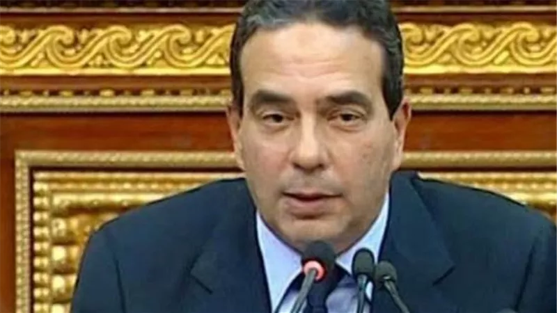 أيمن أبو العلا يطالب باتخاذ الإجراءات الاحترازية على كافة المنشآت الصحية لمواجهة كورونا
