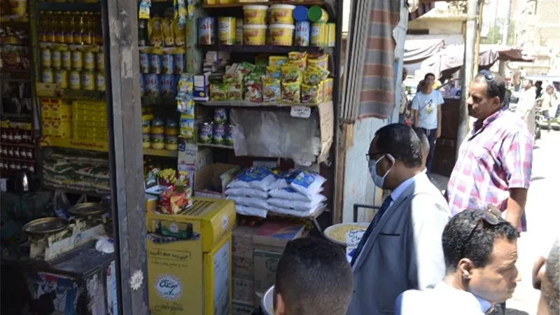 لضبط مستغلي كورونا حملة تفتيشية على الأسواق التجارية بأسوان.صور