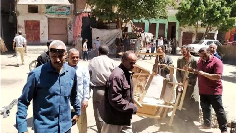 حملة مكبرة لضبط الأسواق ورفع الإشغالات بمركز البداري بأسيوط..صور