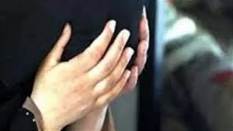 أنجبت سفاحٱ وذبحت الطفل وتخلصت منه في المقابر بمساعدة عشيقها