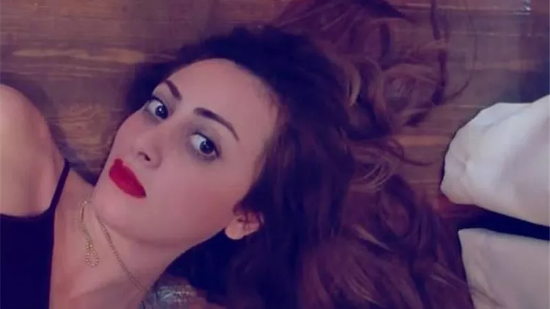 إطلالة مثيرة وظهور رائع للفنانة منة تيسير عبر انستجرام