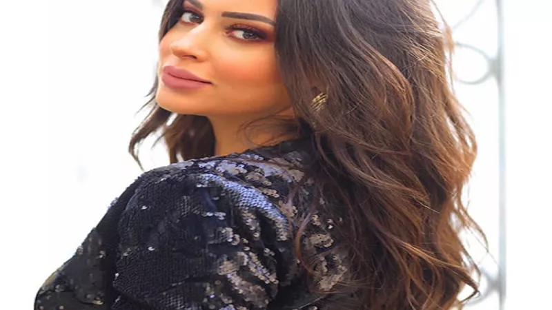 إطلالة ساحرة للفنانة ميرنا نور الدين
