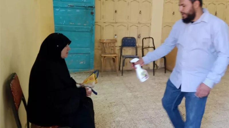 محافظ أسيوط: الأجهزة التنفيذية تواصل متابعة انتظام صرف معاشات ابريل