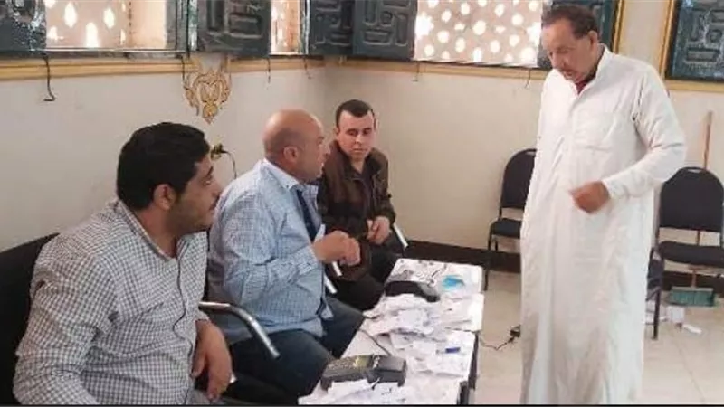 غراب يطمئن على انتظام صرف معاش فئة 1000 جنيه حتى 2000 جنيه