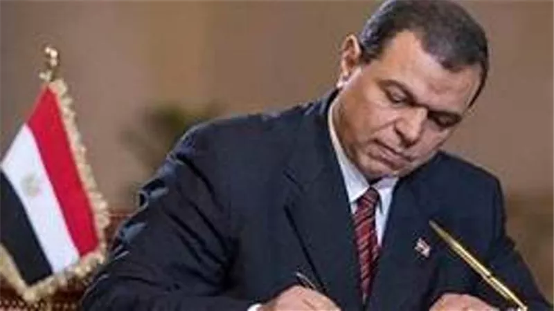 القوي العاملة تنفي صرف منحة من البنوك للعمالة غير المنتظمة التي تقوم بتسجيل بياناتها