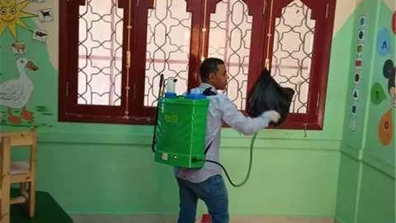 الأقصر الأزهرية تواصل تطهير وتعقيم معاهدها للوقاية من كورونا