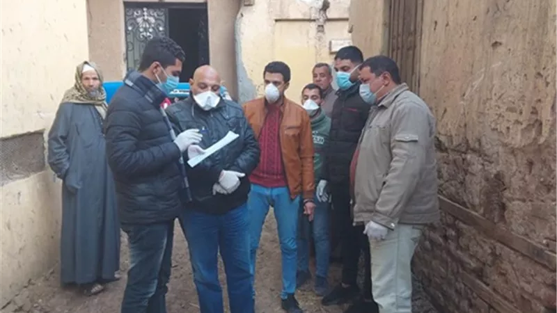 محافـظ المنوفية : توزيع مواد غذائية وكمامات طبية على أسر العزل المنزلى
