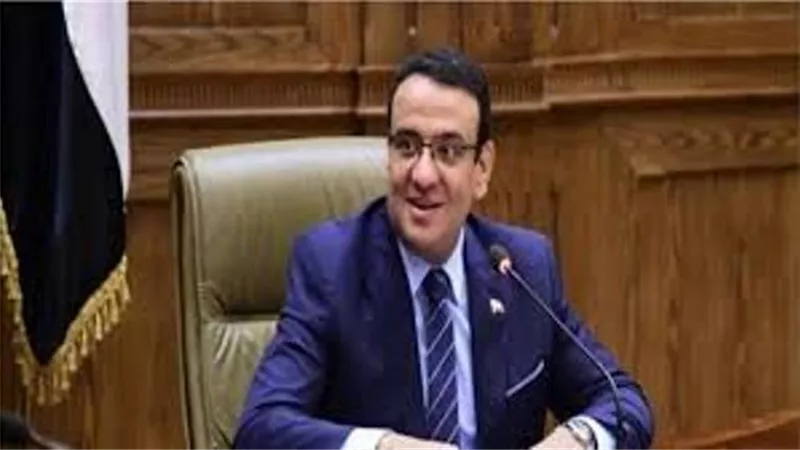 صلاح حسب الله يدعو المصريين الى رفع سلاح العزل الكامل لفتك كورونا