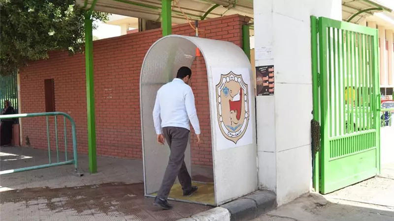 جامعة سوهاج تكافح كورونا بجهاز لتعقيم الأفراد