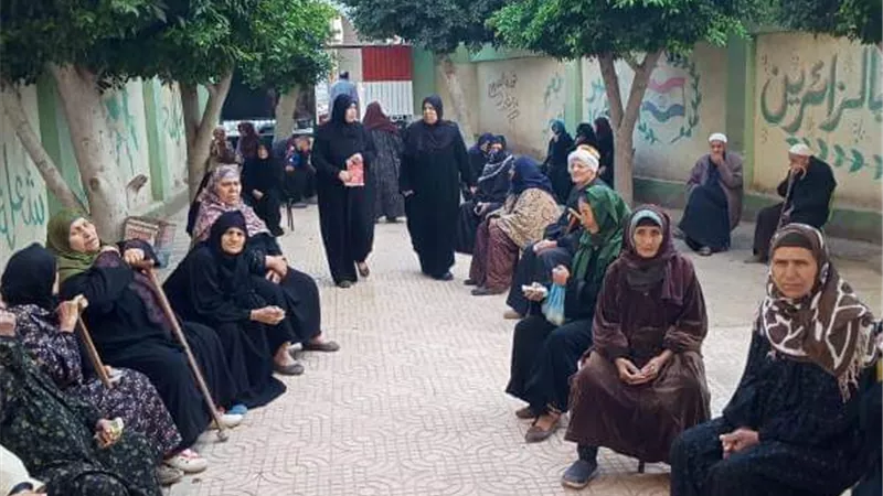 انتظام صرف معاش فئة 1000 جنيه حتى 2000 جنيه من خلال مكاتب البريد والمدارس بالشرقية
