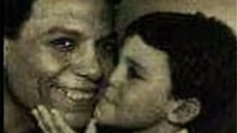 صورة نادرة للزعيم مع محمد امام