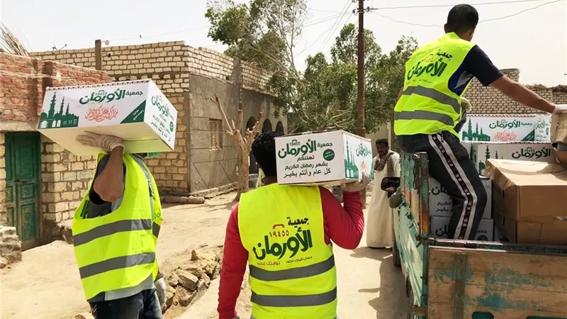 مساعدات عينية عاجلة من الأورمان للمتضررين بفيروس كورونا بالمنوفية