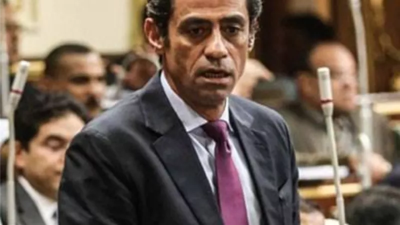 بمحاكمة مروجى الاشاعات أمام القضاء العسكرى للحد من انتشار كورونا